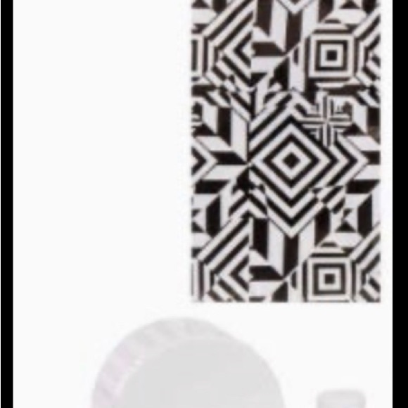 Similar LOL Surprise OMG Lights Groovy Babe Fashion Doll with Surprises - Picture 4 of 4